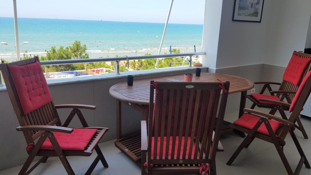 M&I Beach Apartment With Sea View Durrës 外观 照片