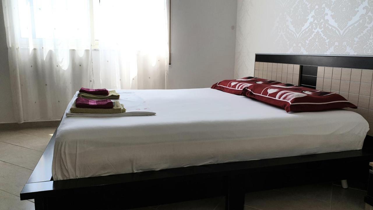 M&I Beach Apartment With Sea View Durrës 外观 照片