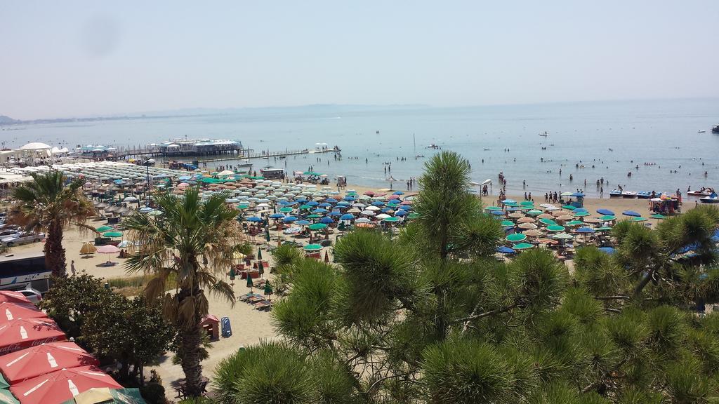 M&I Beach Apartment With Sea View Durrës 外观 照片